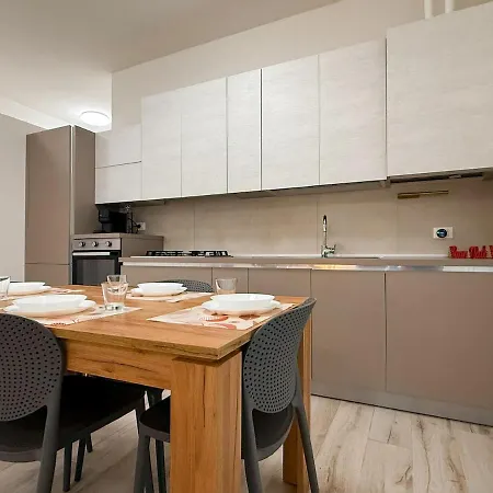 Adelune - Spazioso Vicino Arena - 2 E 6 Posti Letto Lejlighed *